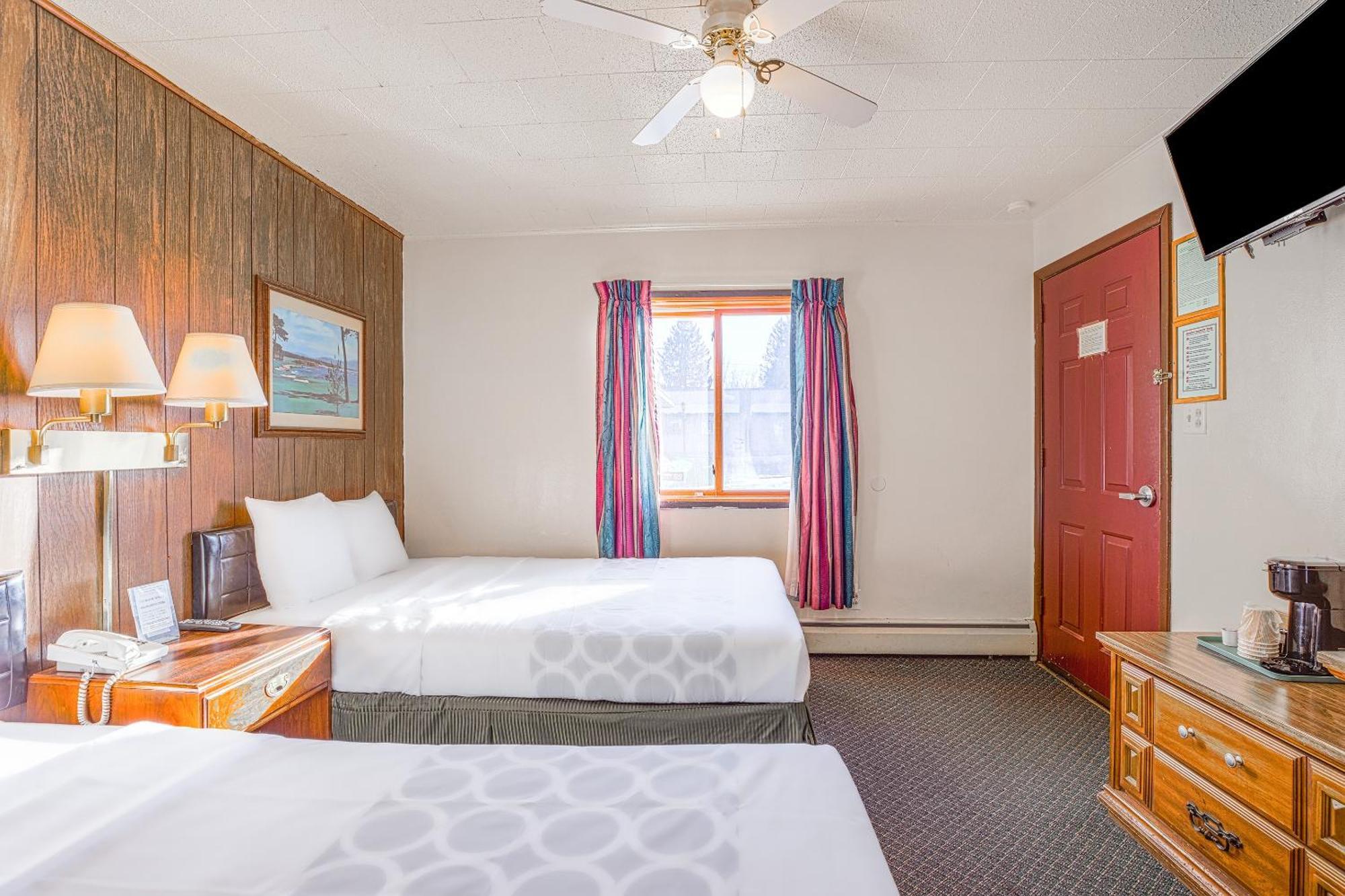 Love Hotels Silver Street By Oyo At Hurley Wi Exterior foto