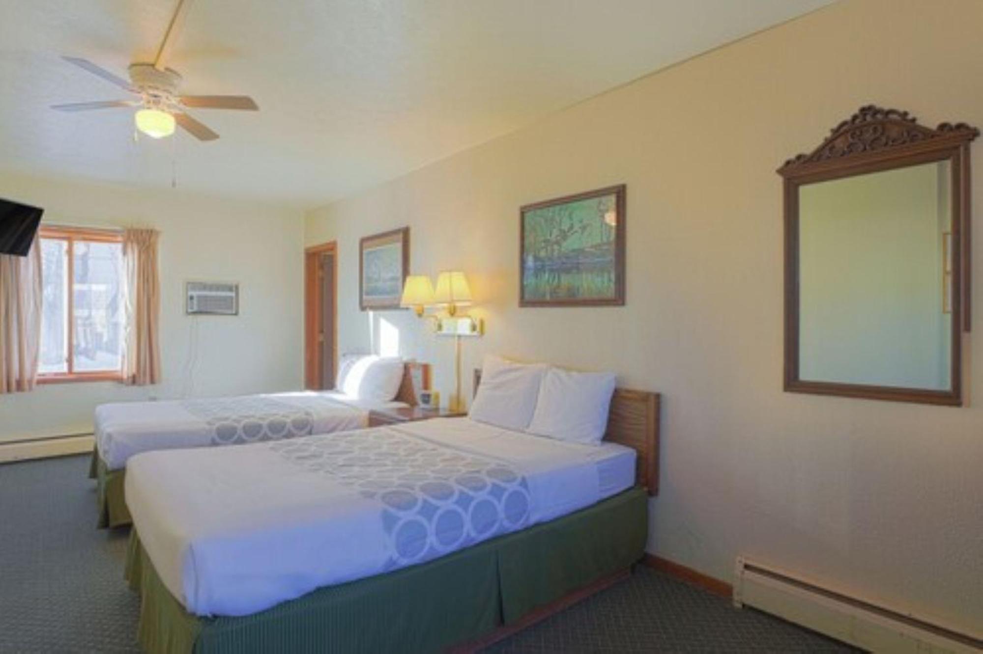 Love Hotels Silver Street By Oyo At Hurley Wi Exterior foto